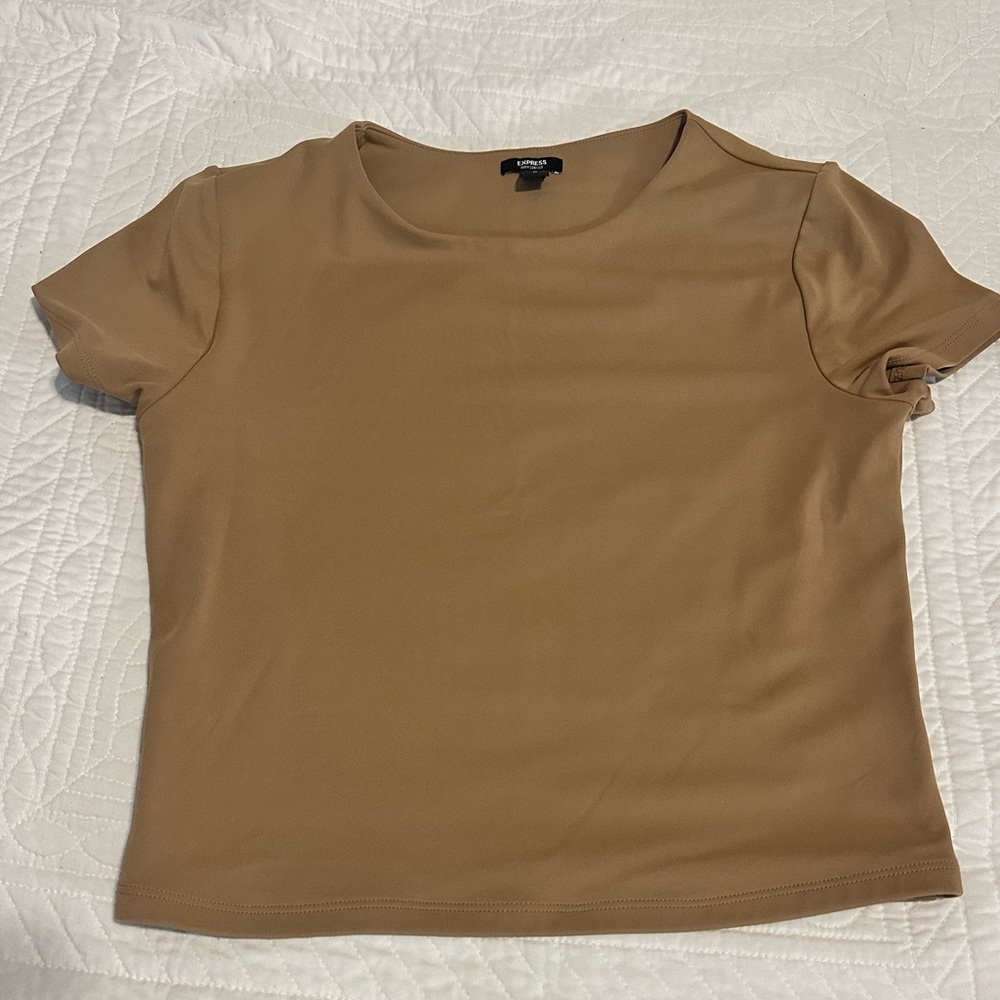 Body Contour Crop Short Sleeve Top